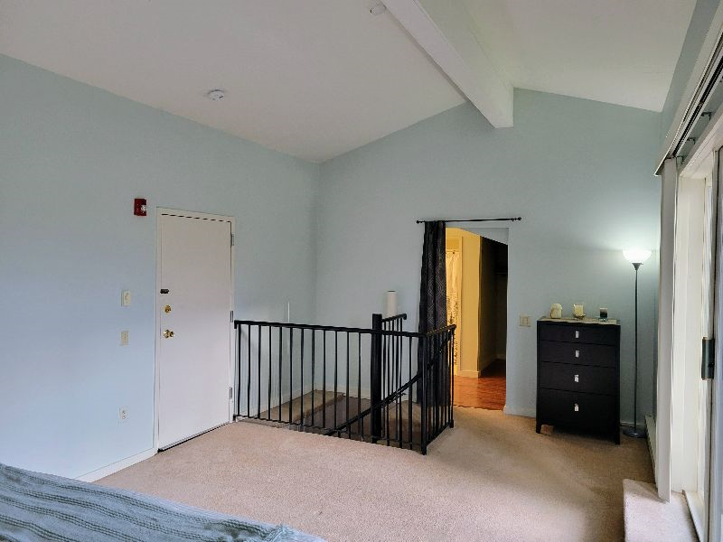 1400 SF 2 bed/2 bath duplex with pool - Photo 8
