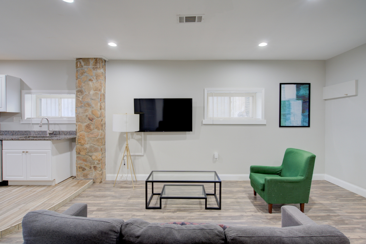 Washington DC - NW  ( Single Family Home LL - 2BR /1BA) - Photo 5