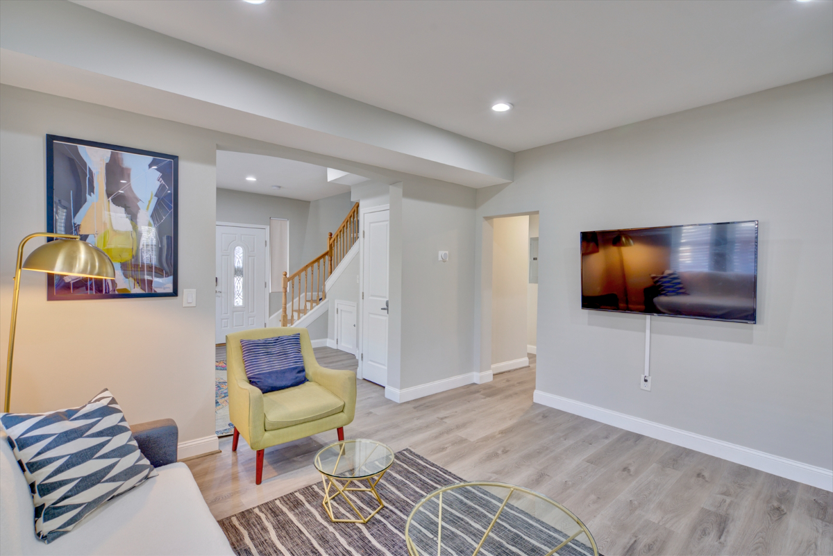Washington DC - NW ( Single Family Home LL - 2BR /1BA) - Photo 4