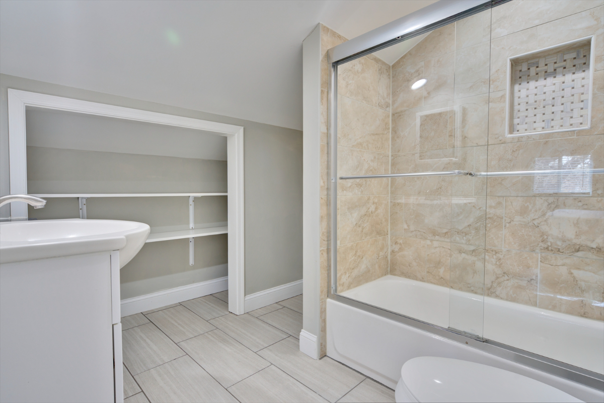 Washington DC - NW  ( Single Family Home LL - 2BR /1BA) - Photo 12