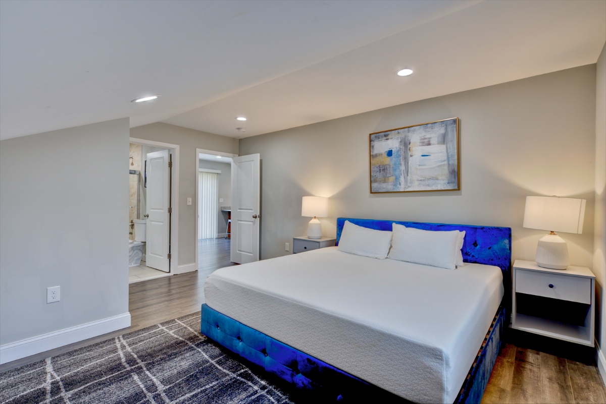 Washington DC - NW  ( Single Family Home LL - 2BR /1BA) - Photo 11