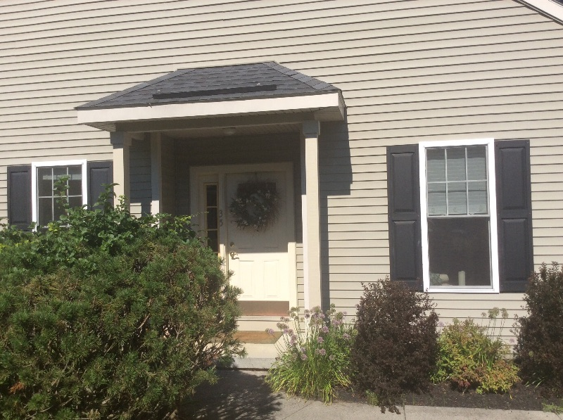 Townhome with two private bedrooms, bath, sitting area. Full access to kitchen and main floor - Photo 8
