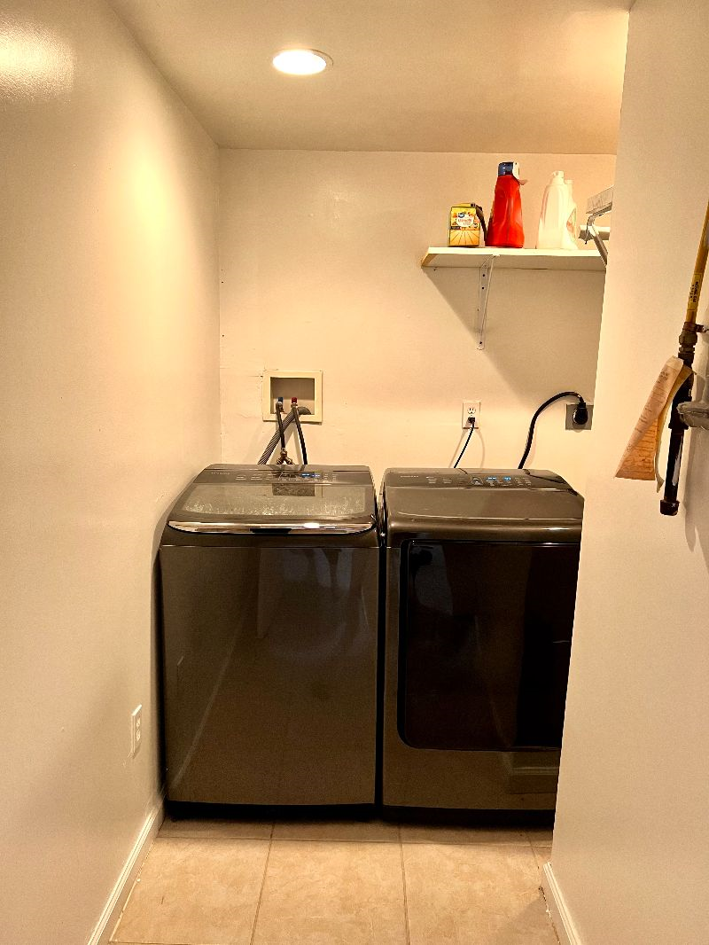 Spacious Basement/Studio  Available with Room, Kitchenette, Sitting Area, and Whole Bath - Photo 7