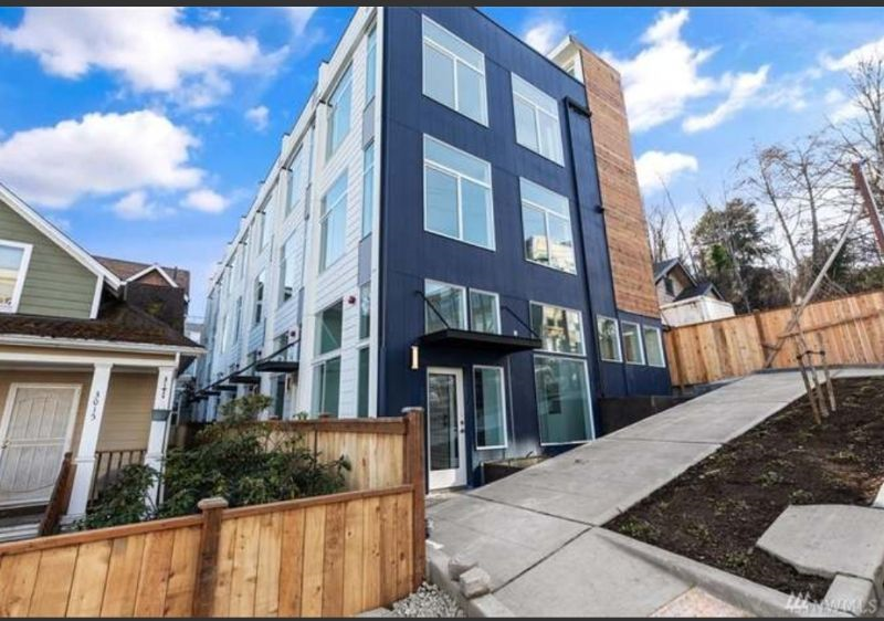 Luna Park Studio in West Seattle (Lower)