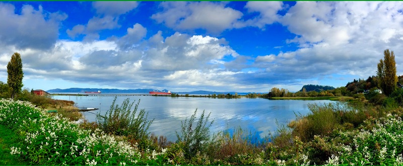 Captains Quarters Apartment by Columbia River