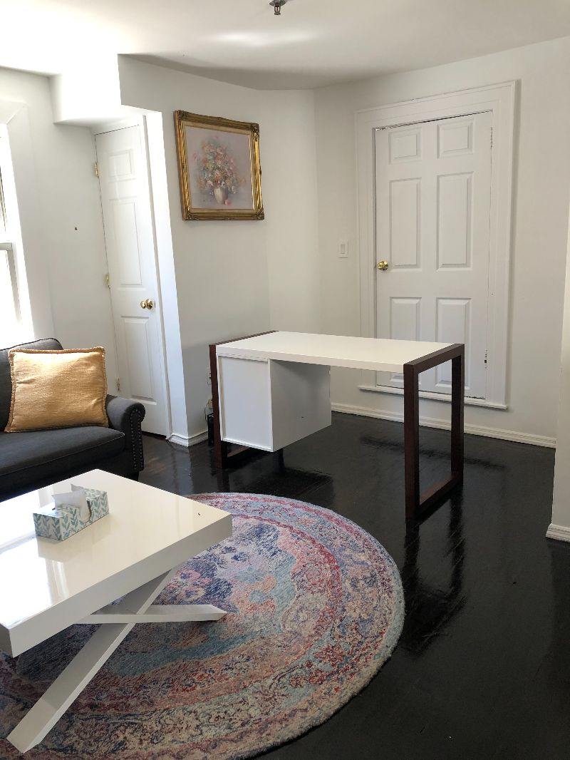 Beautiful 2 Bedroom furnished apartment - Photo 1