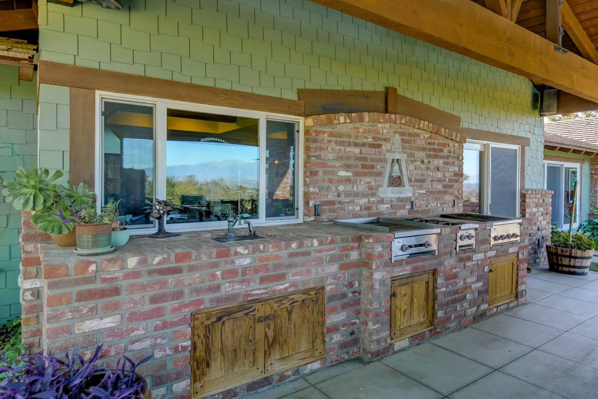 Craftsman Cottage in the Middle of an Orchard - Photo 6
