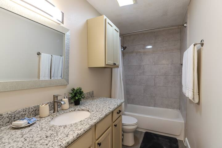 The Aggie House - Photo 6