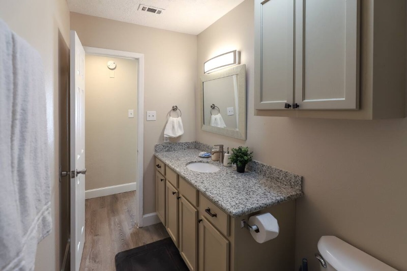 The Aggie House - Photo 5