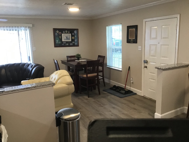 The Aggie House - Photo 9
