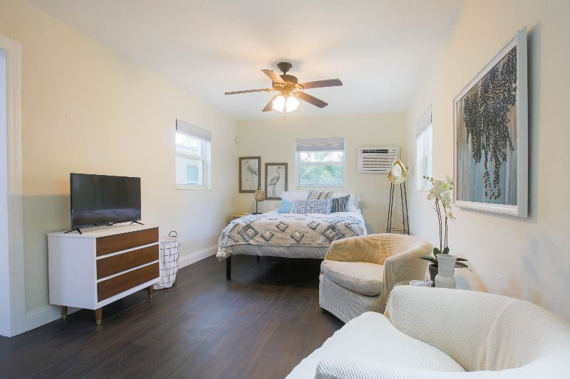 Cute studio with great location