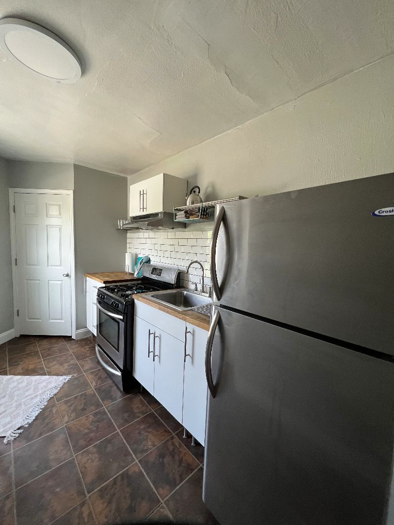 Private 1BR Near Strong Hospital - Apt 1 - Photo 5