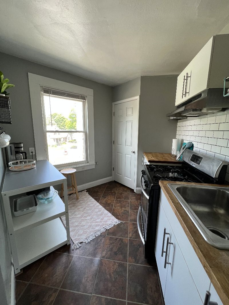 Private 1BR Near Strong Hospital - Apt 1 - Photo 6
