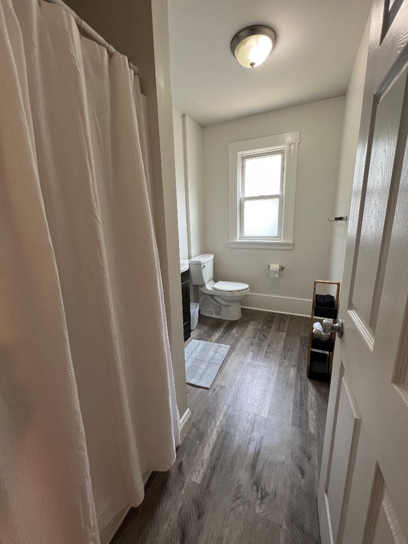 Private 1BR Near Strong Hospital - Apt 1 - Photo 3