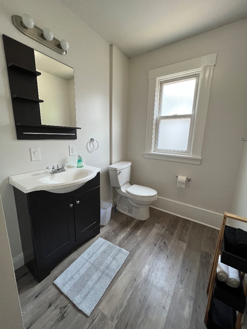 Private 1BR Near Strong Hospital - Apt 1 - Photo 5