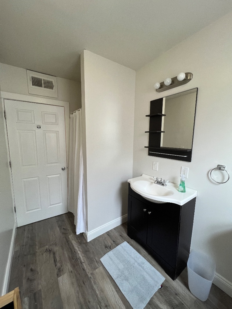 Private 1BR Near Strong Hospital - Apt 1 - Photo 6