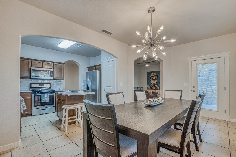 NEW elegant ArtDeco Home designed with you in mind - Photo 5