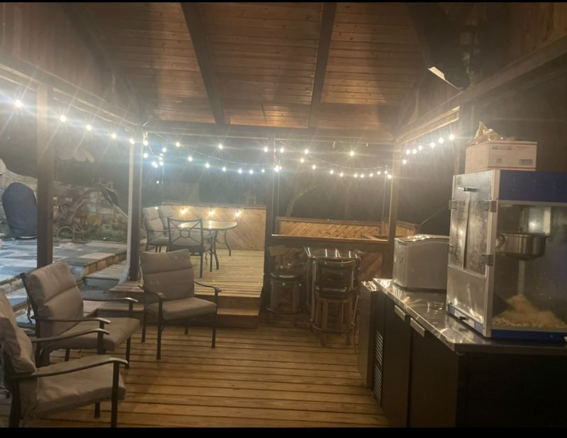 South Hills Great Location ! Safe convenient to everything all hospitals close - Photo 4