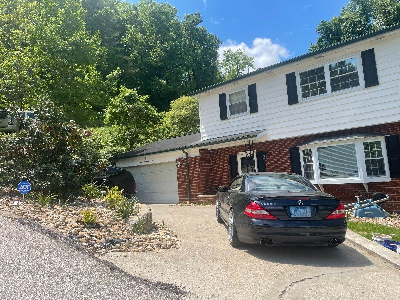 South Hills Great Location ! Safe convenient to everything all hospitals close - Photo 5