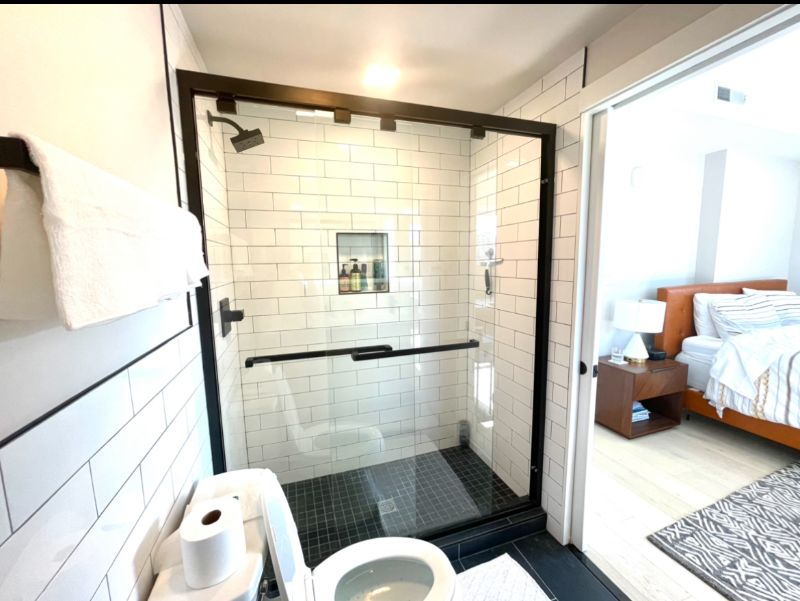 Centrally located Apartment with plenty sunlight - Photo 3