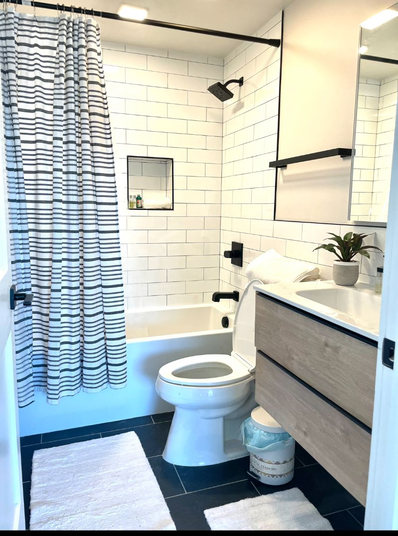 Centrally located Apartment with plenty sunlight - Photo 8