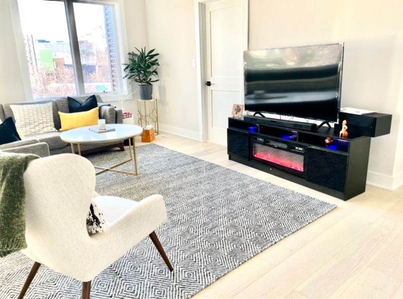 Centrally located Apartment with plenty sunlight - Photo 10