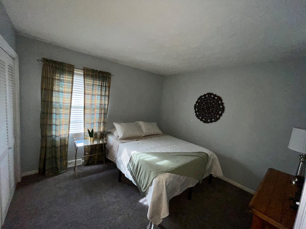 Quiet Home on cul-de-sac Near Hospitals - Photo 9