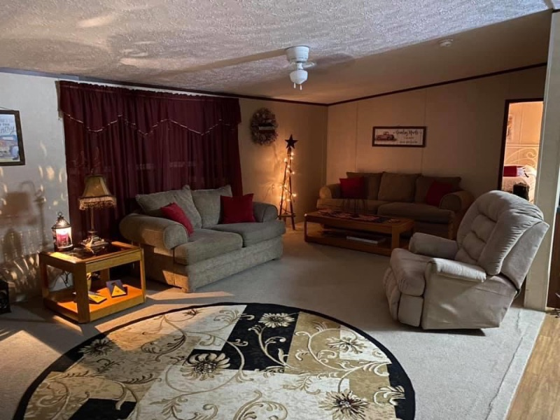 Fully Furnished Home, 5 minutes from Greenbrier Valley Medical Center, All Utilities plus Internet, - Photo 4