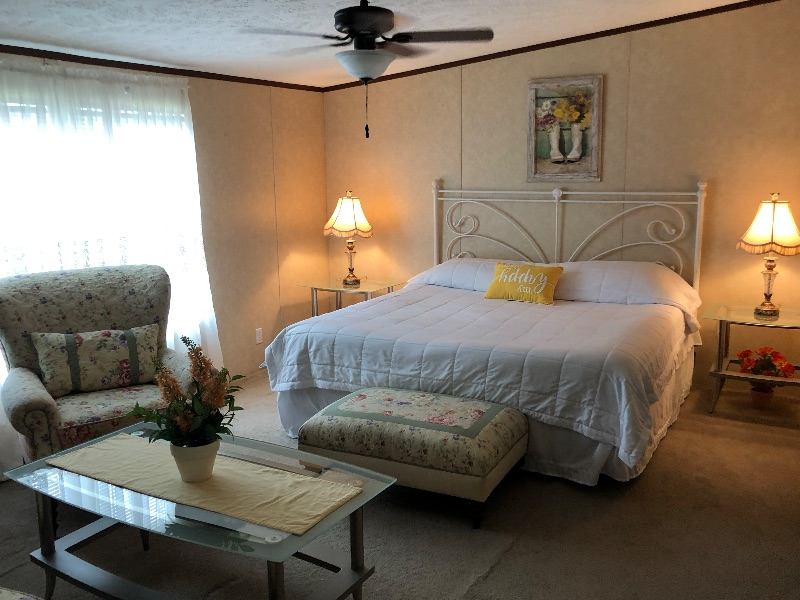 Fully Furnished Home, 5 minutes from Greenbrier Valley Medical Center, All Utilities plus Internet, - Photo 5