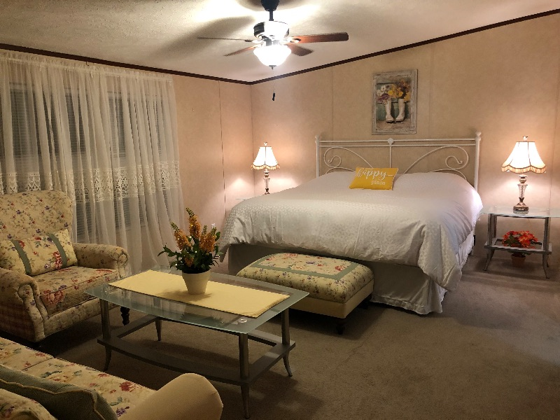 Fully Furnished Home, 5 minutes from Greenbrier Valley Medical Center, All Utilities plus Internet,  - Photo 6