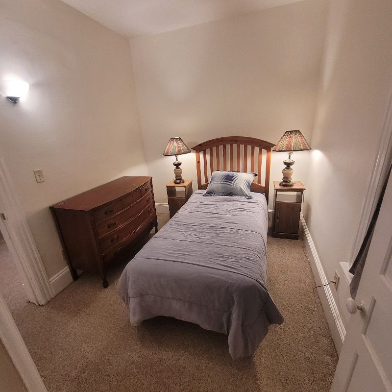 Clean, comfortable updated flat near hospitals and colleges - Photo 6