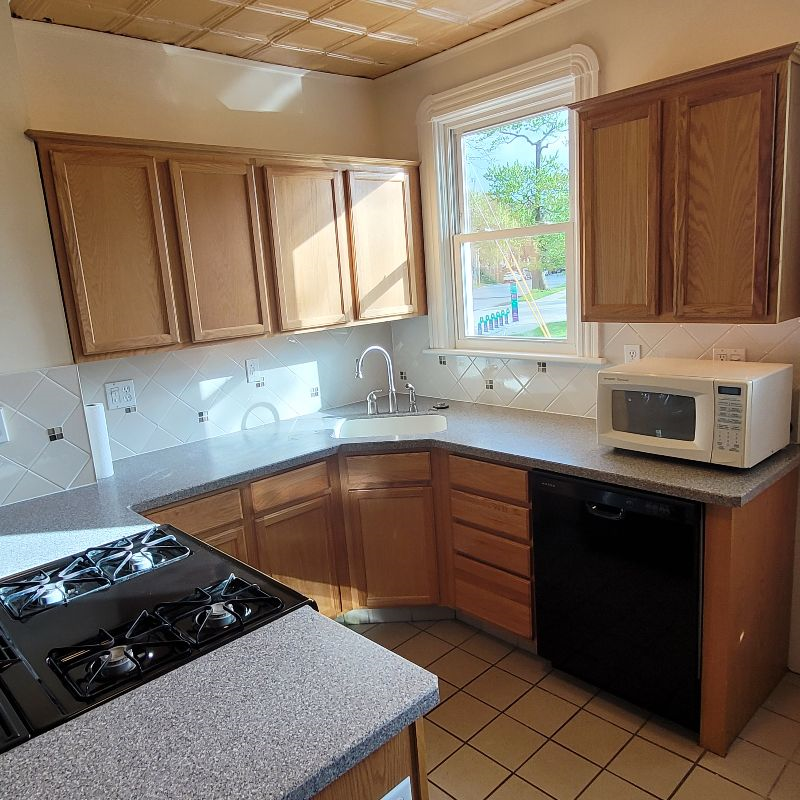 Clean, comfortable updated flat near hospitals and colleges - Photo 10
