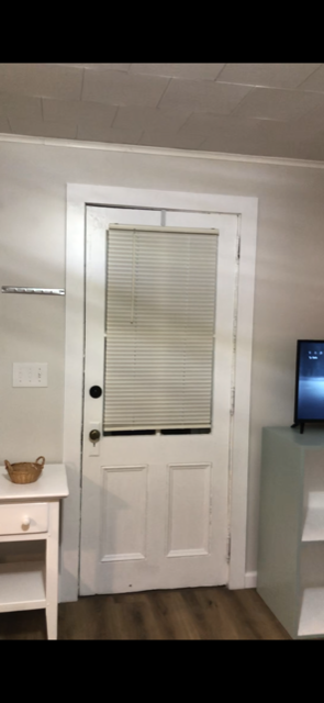 Newly renovated 1 bedroom Apartment Close to downtown  Hospital - Photo 7