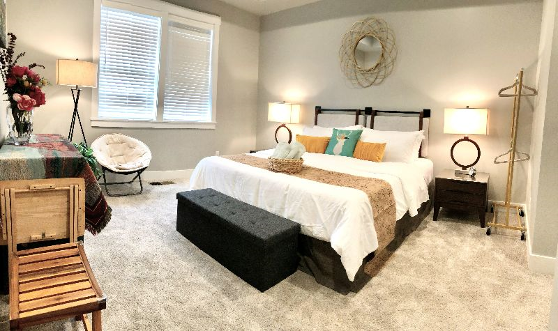 King Bed 3 Bedroom plus office for Travel Professionals - Photo 6
