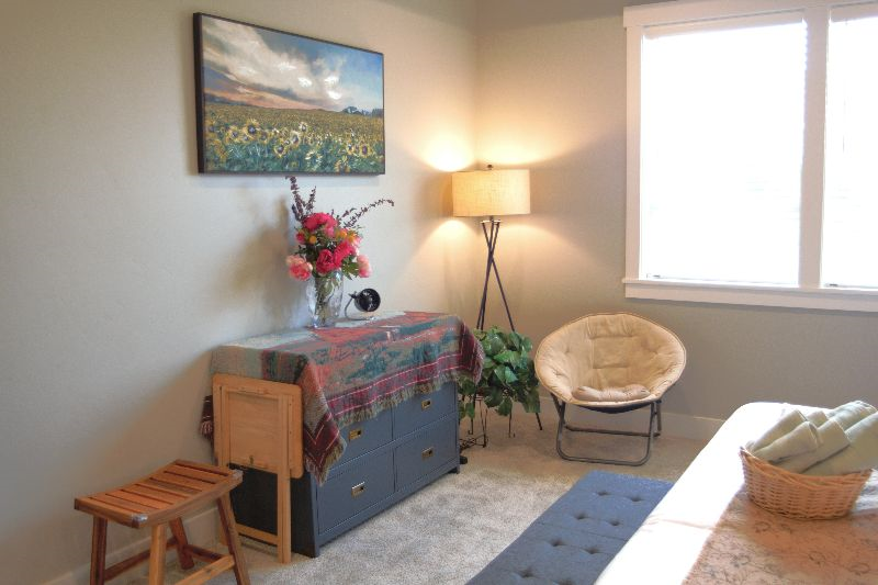 King Bed 3 Bedroom plus office for Travel Professionals - Photo 5