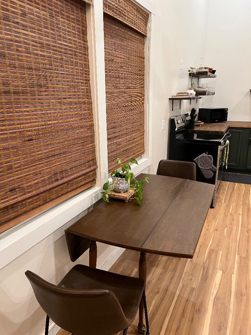 One Bedroom Farmhouse Apartment - Photo 2