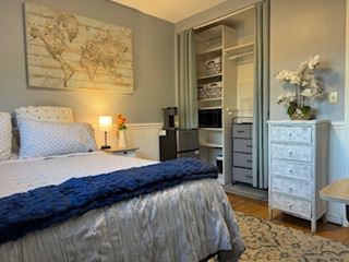 Safe, Cozy and Centrally Located Home Bedroom 1 - Photo 4