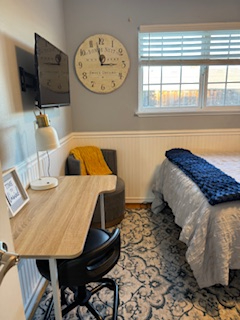 Safe, Cozy and Centrally Located Home Bedroom 1 - Photo 5