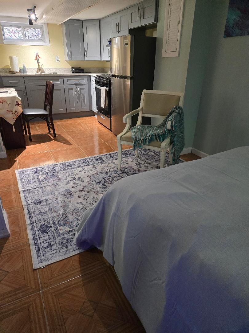 Nice, Quite, Private and Centrally located to many medical centers/ hospitals - Photo 1