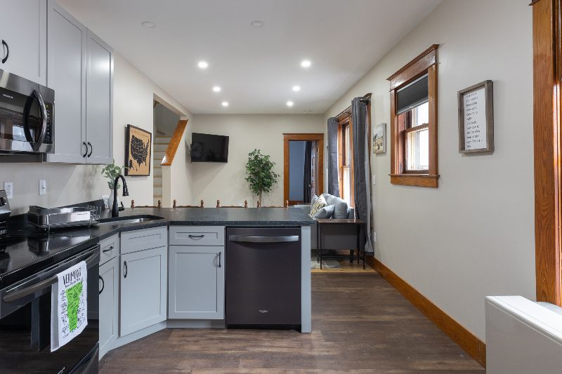 Winooski Close to Downtown and UVM Med Center - Photo 3