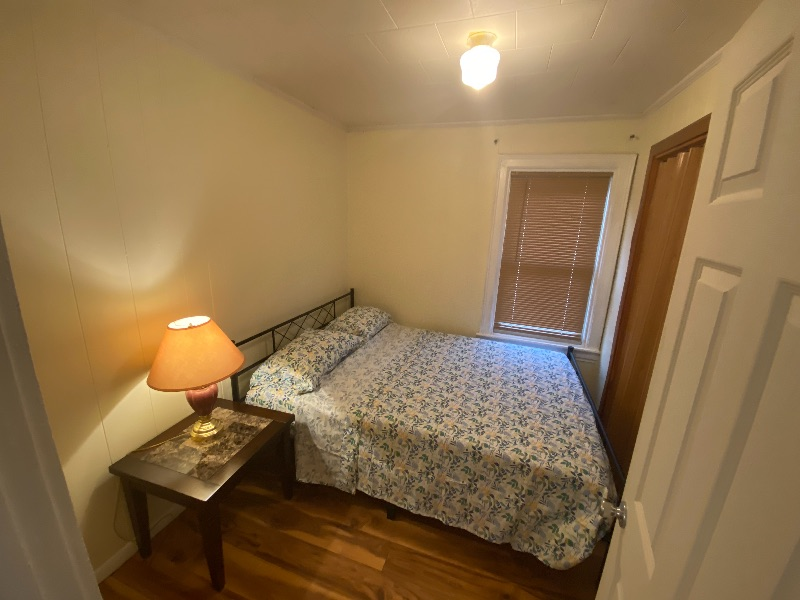2 bedroom apartment with dining room - Photo 5