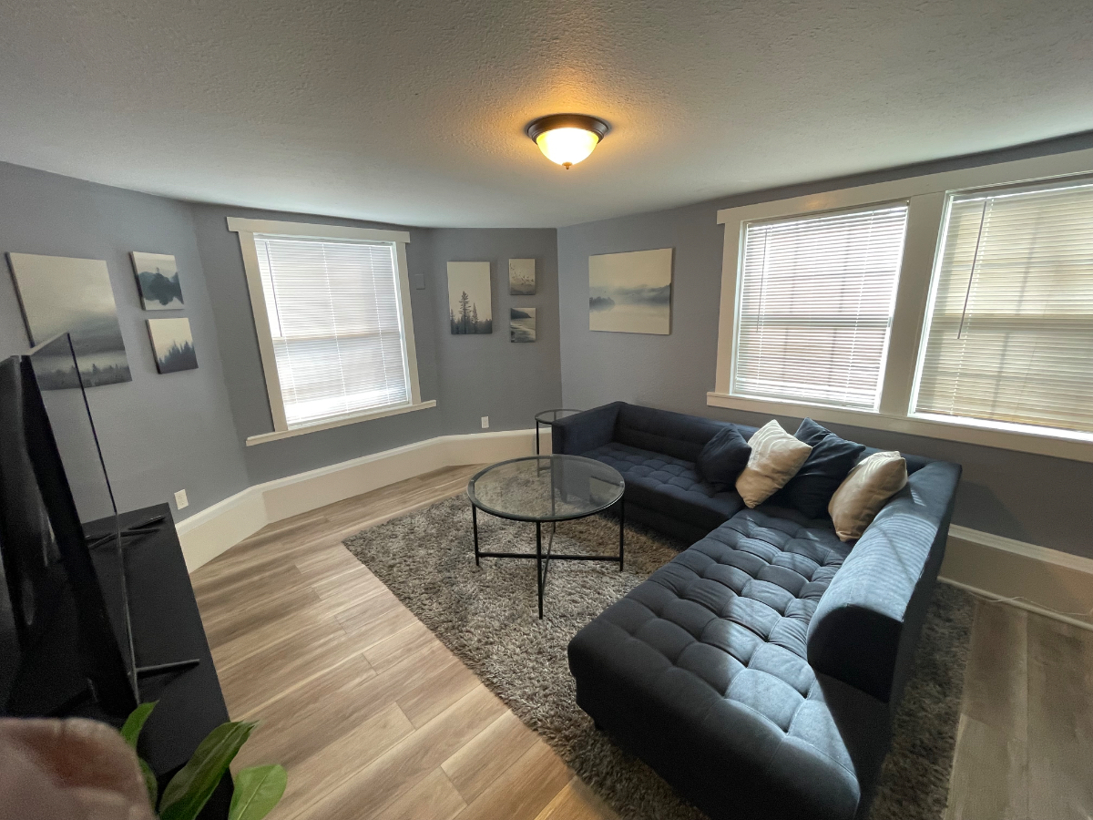 Cozy 3 bed 1bath in happening OAK PARK TRIANGLE 