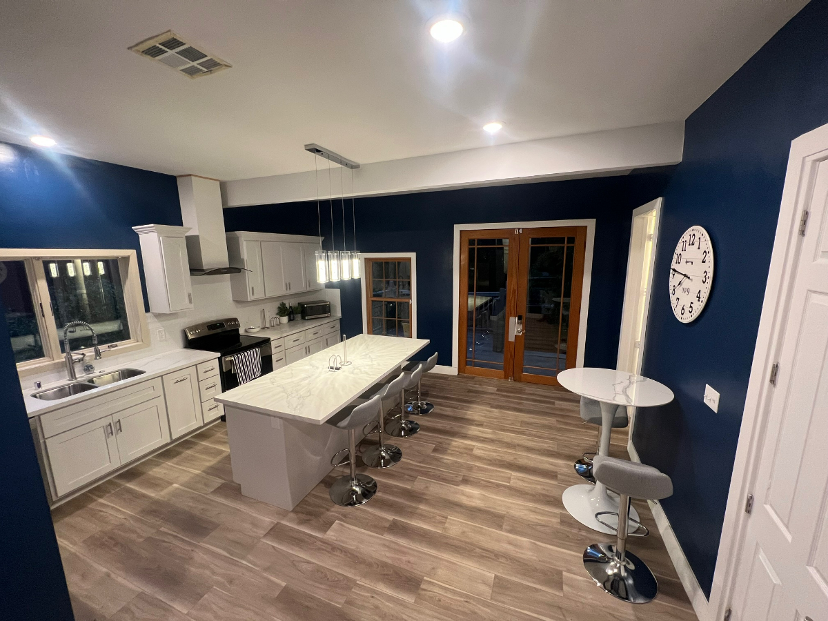Executive Suite 3 bed 2 bath in Oak Park Triangle