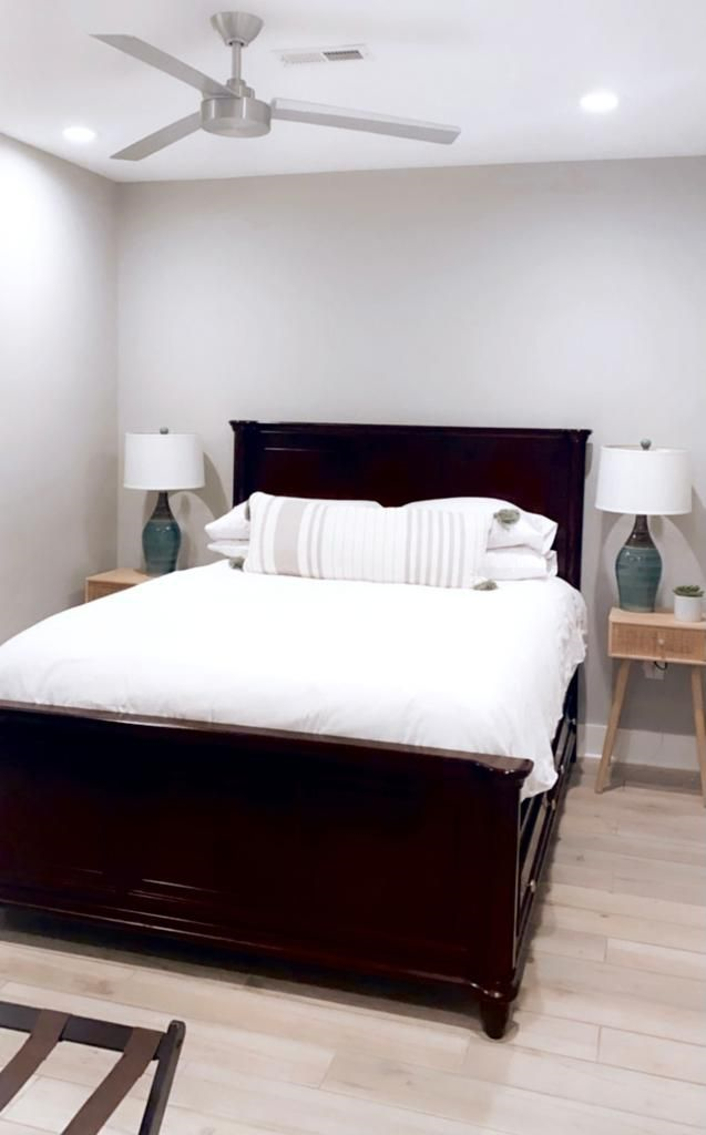 4.94 stars on Airbnb, Large unit with off-street parking near everything - Photo 5