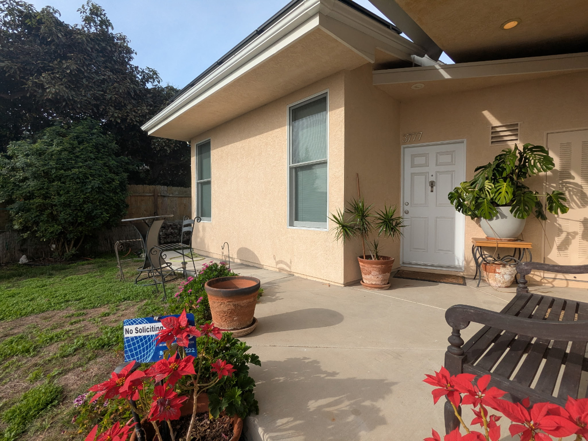Private 1 Bedroom, 1 Bath Guest House - Photo 1