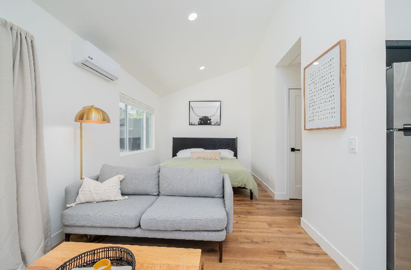 Vaulted Ceiling Cottage With Your Own Backyard - Photo 5