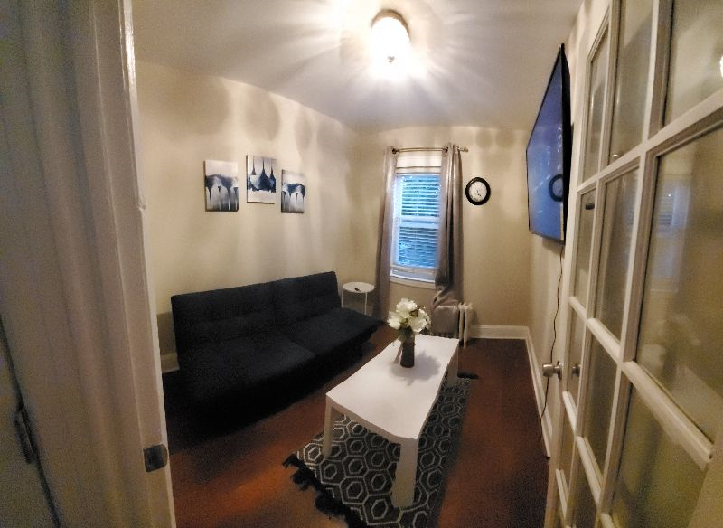 2 Bedroom in Bellerose - Photo 4