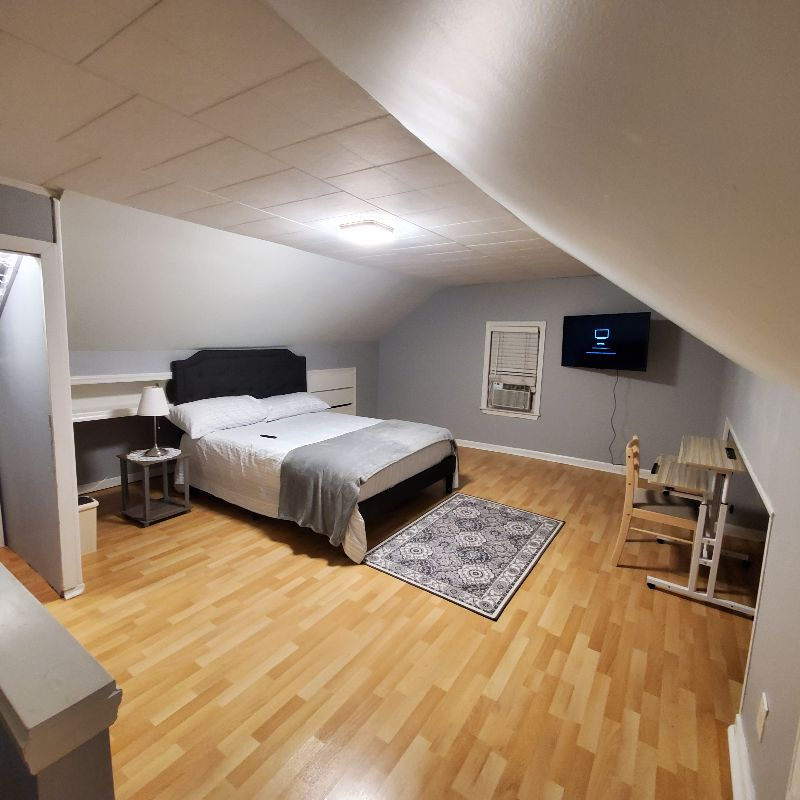 2 Bedroom in Bellerose - Photo 7