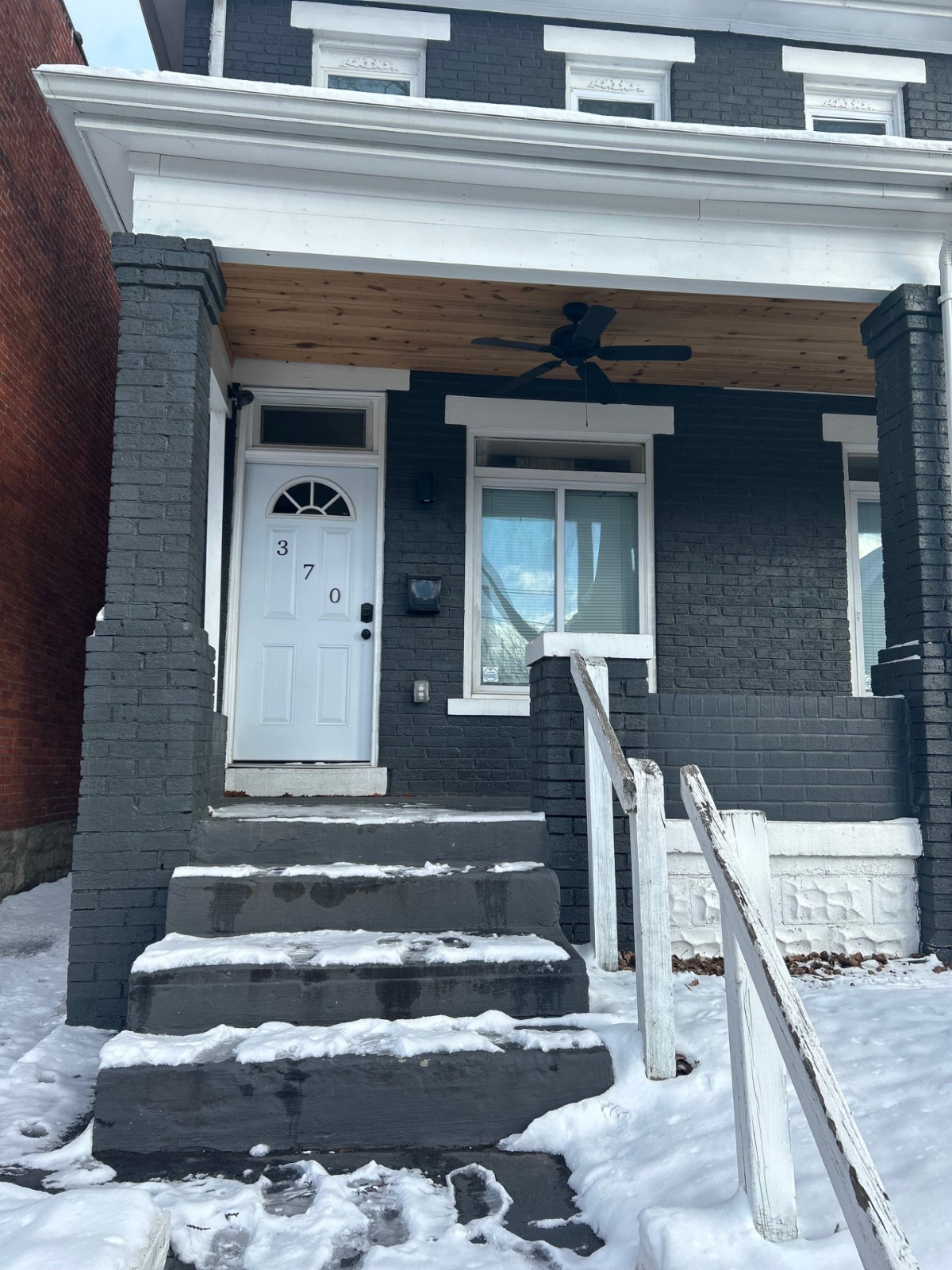 Charming Condo near Downtown Columbus (370)