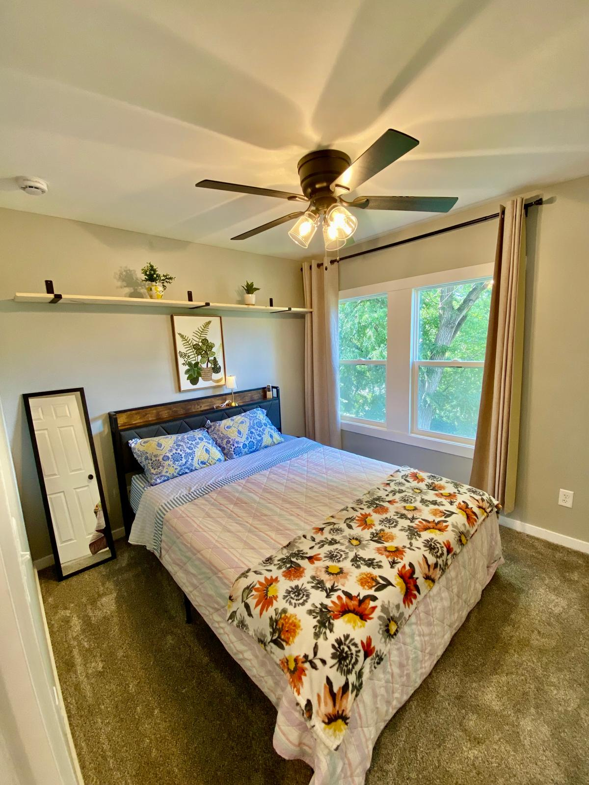 Renovated 1BR Apartments, close to UNMC, Creighton, and Midtown Omaha - Photo 3